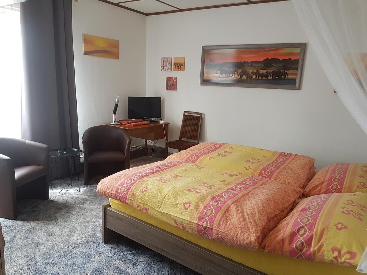 Hotel De La Gare, Vendlincourt エクステリア 写真